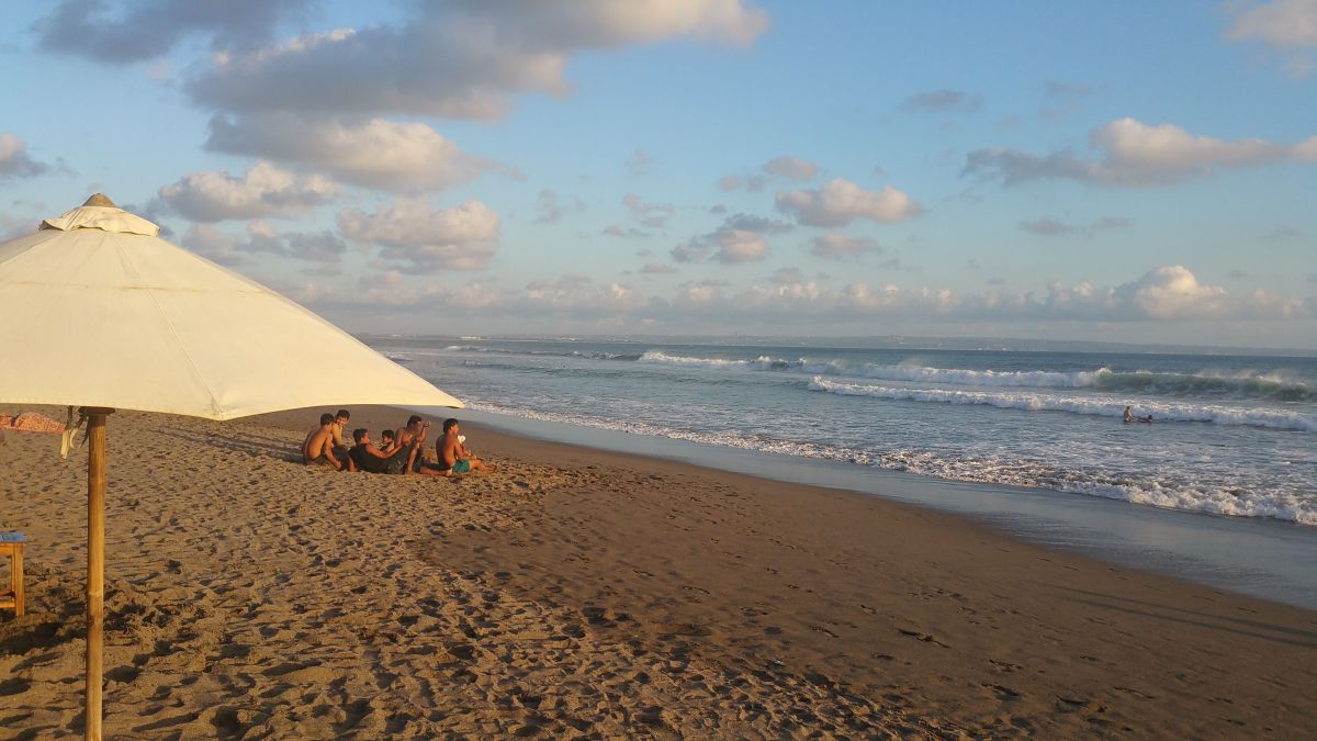 5. nap: forgalom, tengerpart és azok a kaják!&nbsp;Mmm.